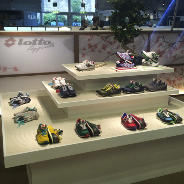 lotto-legenda-stand-espositore-su-misura
