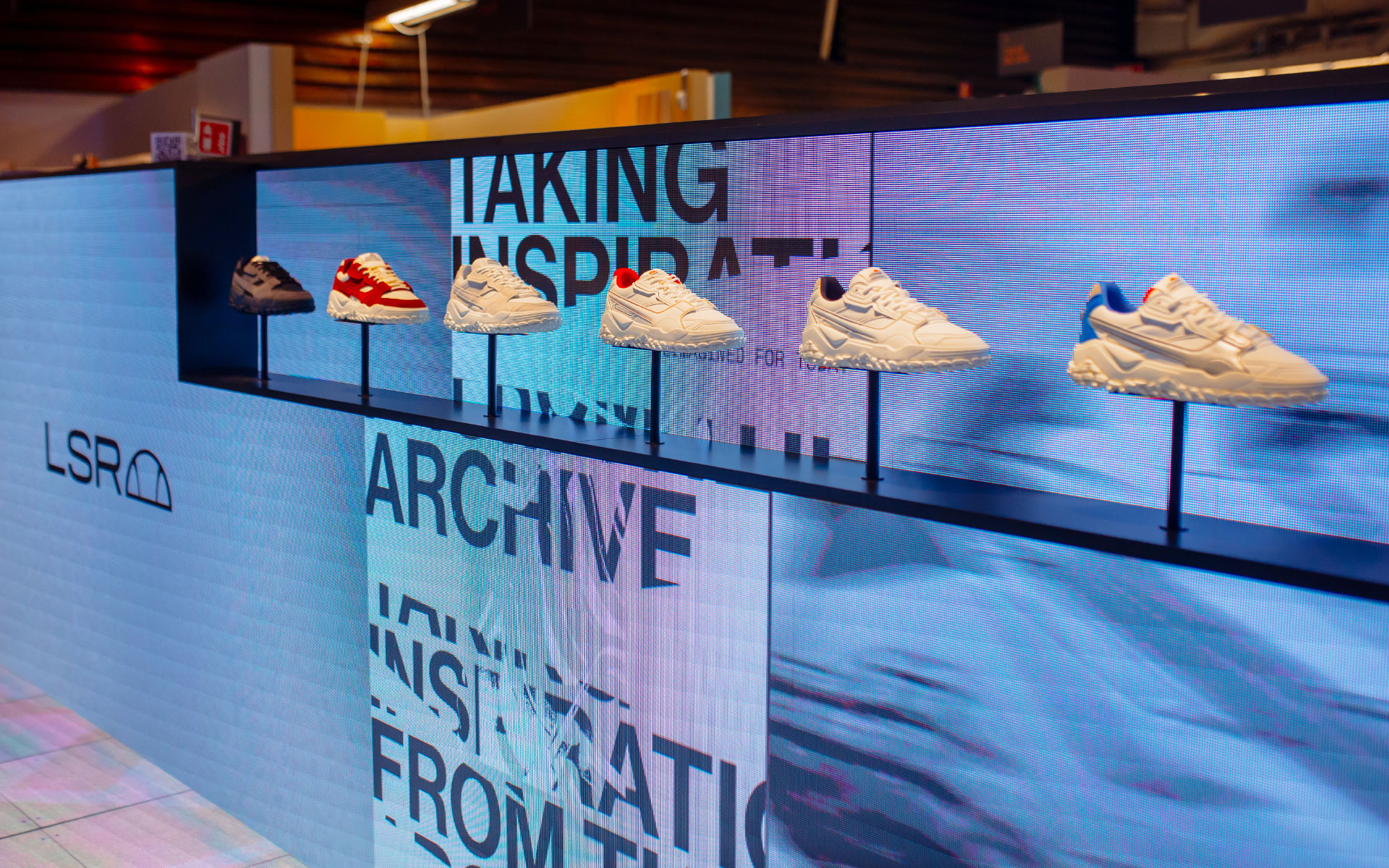 schermi-led-stand-ellesse